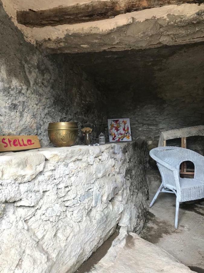 Un habitat troglodyte au centre corse, A cantinella Santa-Lucia-di-Mercurio Extérieur photo